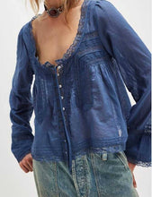 Load image into Gallery viewer, Lacy Boho Blouse Top