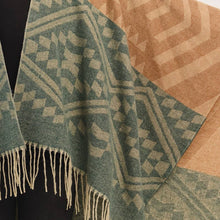 Load image into Gallery viewer, Aztec Print Pattern Fringe Ruana
