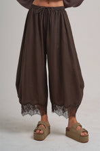 Load image into Gallery viewer, Flowy Balloon Lace Pants