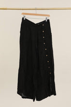 Load image into Gallery viewer, Italian Linen Pants Button Detail
