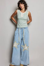 Load image into Gallery viewer, Floral Button Tank