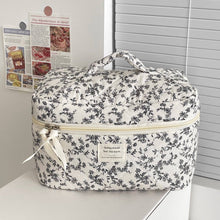 Load image into Gallery viewer, Flower Print Make Up Bag