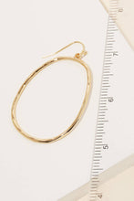 Load image into Gallery viewer, Round Thin Cutout Drop Earrings