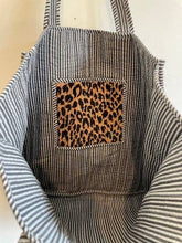 Load image into Gallery viewer, Leopard Quilted Velvet Tote Bag