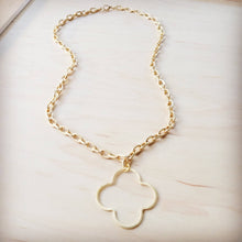 Load image into Gallery viewer, Matte Gold Quatrefoil Pendant Necklace