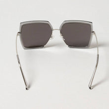 Load image into Gallery viewer, Women&#39;s Oversized Square Mirrored Sunglasses