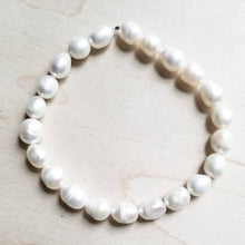 Load image into Gallery viewer, Genuine Freshwater Pearl Beaded Stretch Bracelet