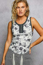 Load image into Gallery viewer, Floral Button Tank