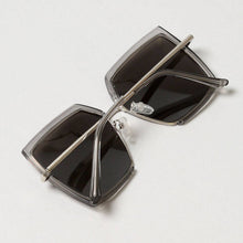 Load image into Gallery viewer, Women&#39;s Oversized Square Mirrored Sunglasses