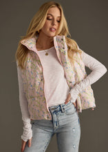 Load image into Gallery viewer, Lady Light Pink Floral Vest
