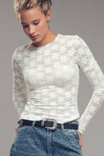 Load image into Gallery viewer, Romantic Floral Stretch Lace Top