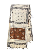 Load image into Gallery viewer, Scarvii - Paisley Pattern Fringed Scarf