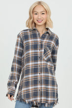 Load image into Gallery viewer, PLAID FRAYED HEM FLANNEL SHIRT