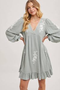 FLOUNCY RUFFLED DRESS EMBROIDERED