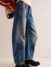 Load image into Gallery viewer, Ladies Mid Rise Wide Leg Barrel Jeans SKP522