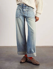 Load image into Gallery viewer, Daisy Dark Wash Street Jeans