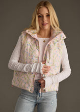 Load image into Gallery viewer, Lady Light Pink Floral Vest