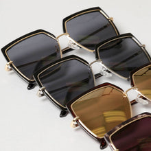 Load image into Gallery viewer, Women&#39;s Oversized Square Mirrored Sunglasses