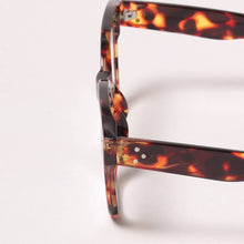 Load image into Gallery viewer, Bold Cateye Reading Glasses