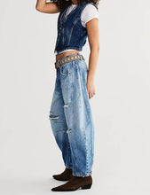 Load image into Gallery viewer, Ladies Mid Rise Wide Leg Barrel Jeans SKP522