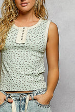 Load image into Gallery viewer, Floral Button Tank