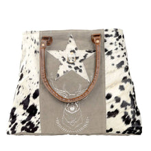 Load image into Gallery viewer, Deer And Star Cowhide Tote Bag