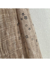 Load image into Gallery viewer, Scarvii - Soft Floral Pattern Scarf