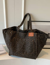 Load image into Gallery viewer, Leopaed Print Tote Bag