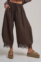 Load image into Gallery viewer, Flowy Balloon Lace Pants