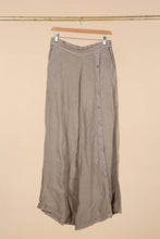 Load image into Gallery viewer, Italian Linen Pants Button Detail