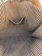 Load image into Gallery viewer, Vardan Velvet Tote Bag