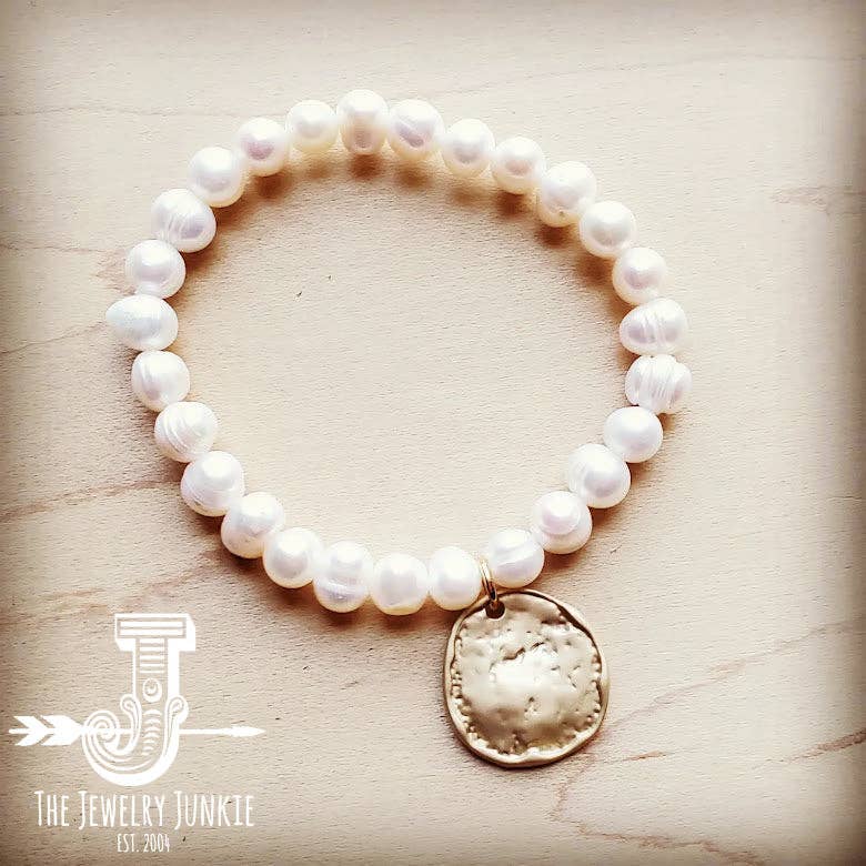 Freshwater Pearl Bracelet with Matte Gold Coin