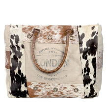 Load image into Gallery viewer, Capital Of Fashion London Tote Bag