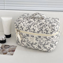 Load image into Gallery viewer, Flower Print Make Up Bag