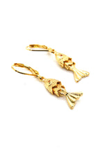Load image into Gallery viewer, Small Articulated Gold Fish Earrings