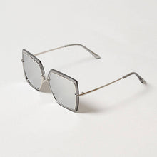 Load image into Gallery viewer, Women&#39;s Oversized Square Mirrored Sunglasses