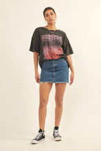 Load image into Gallery viewer, Pink Floyd Graphic Tee