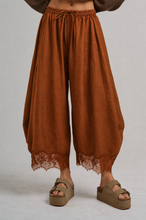 Load image into Gallery viewer, Flowy Balloon Lace Pants