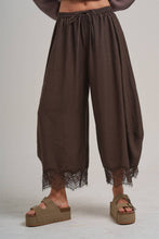 Load image into Gallery viewer, Flowy Balloon Lace Pants