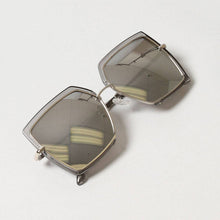 Load image into Gallery viewer, Women&#39;s Oversized Square Mirrored Sunglasses