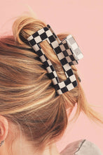 Load image into Gallery viewer, Checkered Print Hair Clip