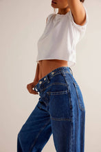 Load image into Gallery viewer, Daisy Dark Wash Street Jeans