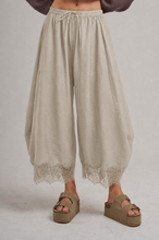 Load image into Gallery viewer, Flowy Balloon Lace Pants