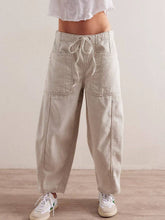 Load image into Gallery viewer, Black Barrel Jogger Jeans