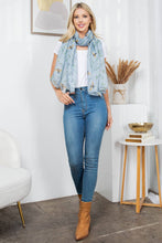 Load image into Gallery viewer, BEE WITH FLORAL PRINT SCARF