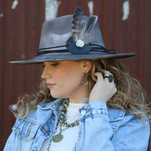 Load image into Gallery viewer, Aqua Terra Small Hoop Earring