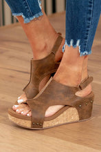 Load image into Gallery viewer, Leather Studded Wedge Sandals