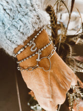 Load image into Gallery viewer, Open Heart Bracelet