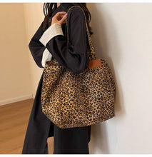 Load image into Gallery viewer, Leopaed Print Tote Bag