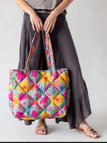 Reversible puffy tote